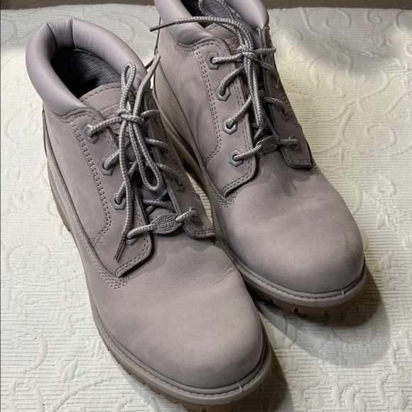 Timberland Other - Timberland Women’s Nellie Chukka Light lavender ankle boots. 9. Nearly New.